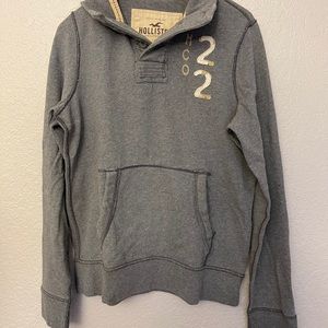 Hollister Sweater Size Medium